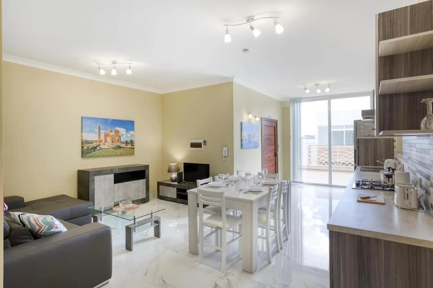 Penthouse, Seaview, Beautiful 2Br Apt 4 Marsaskala