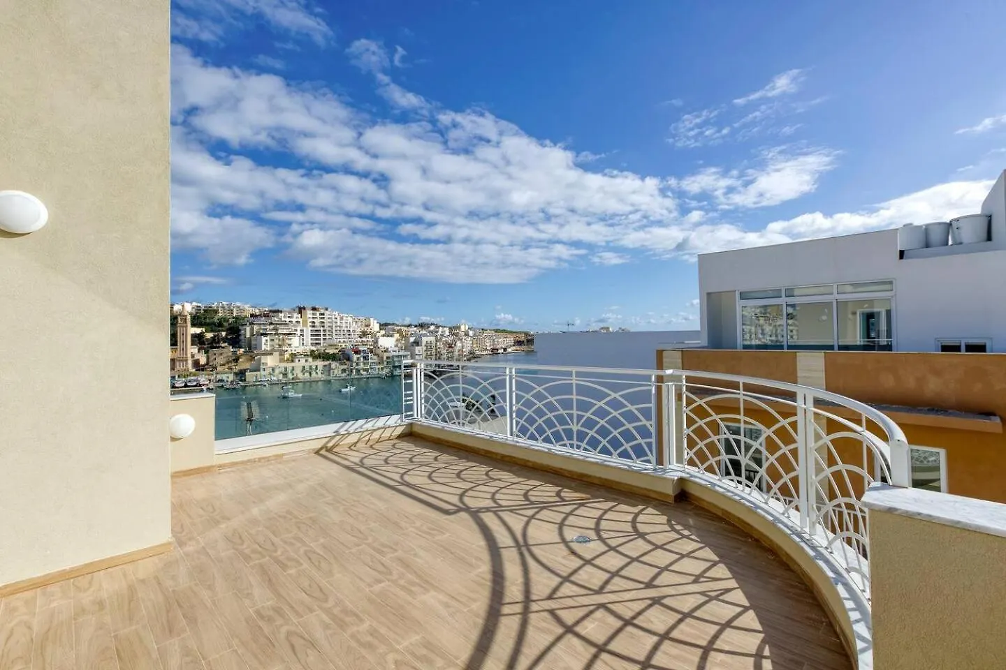 Penthouse, Seaview, Beautiful 2Br Apt 4 Marsaskala Apartment