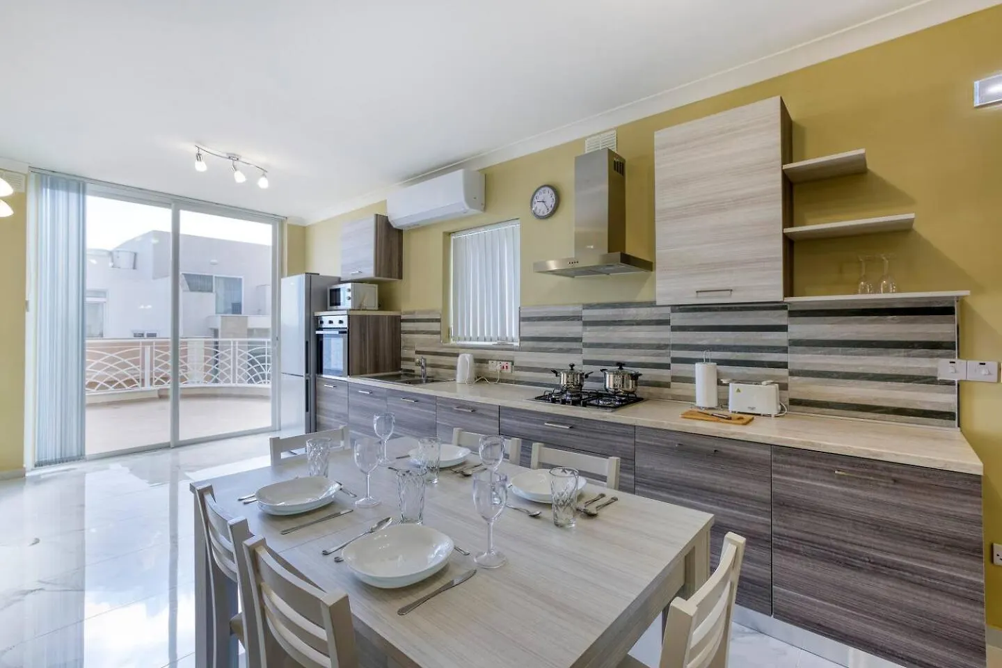Penthouse, Seaview, Beautiful 2Br Apt 4 Marsaskala Apartment