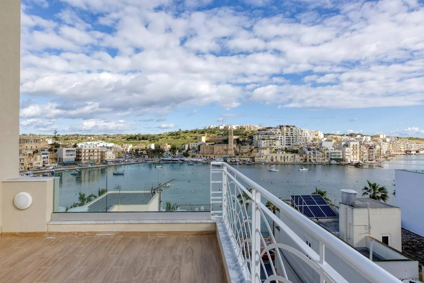 Penthouse, Seaview, Beautiful 2Br Apt 4 Marsaskala
