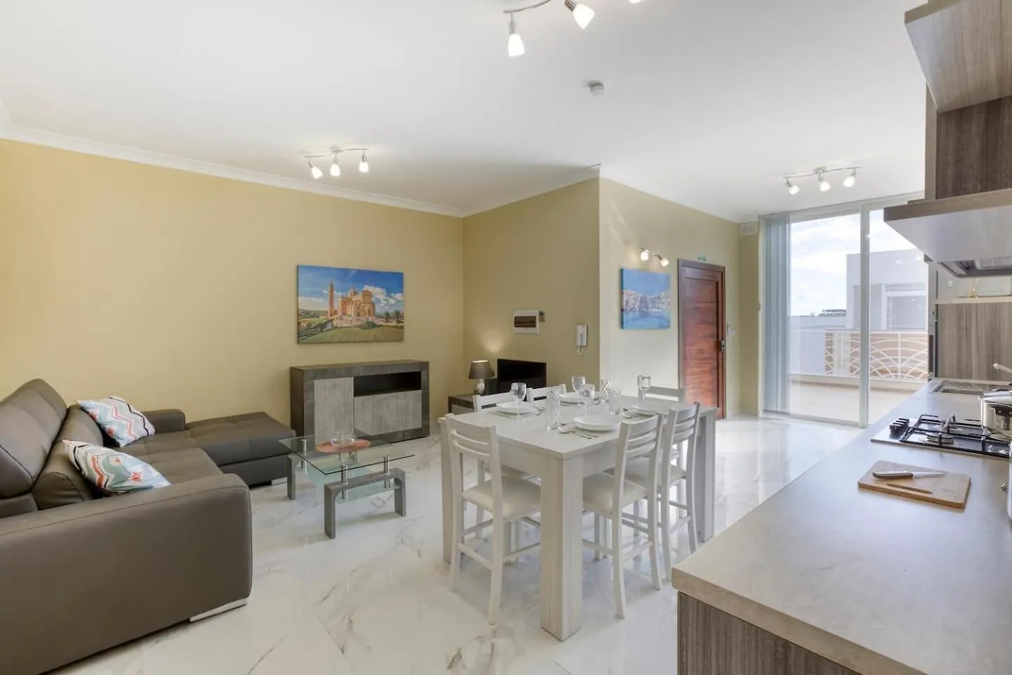 Apartment Penthouse, Seaview, Beautiful 2Br Apt 4 Marsaskala